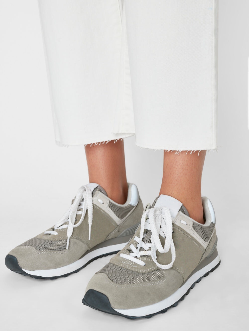 Frame High Waist Button Denim Trousers In White