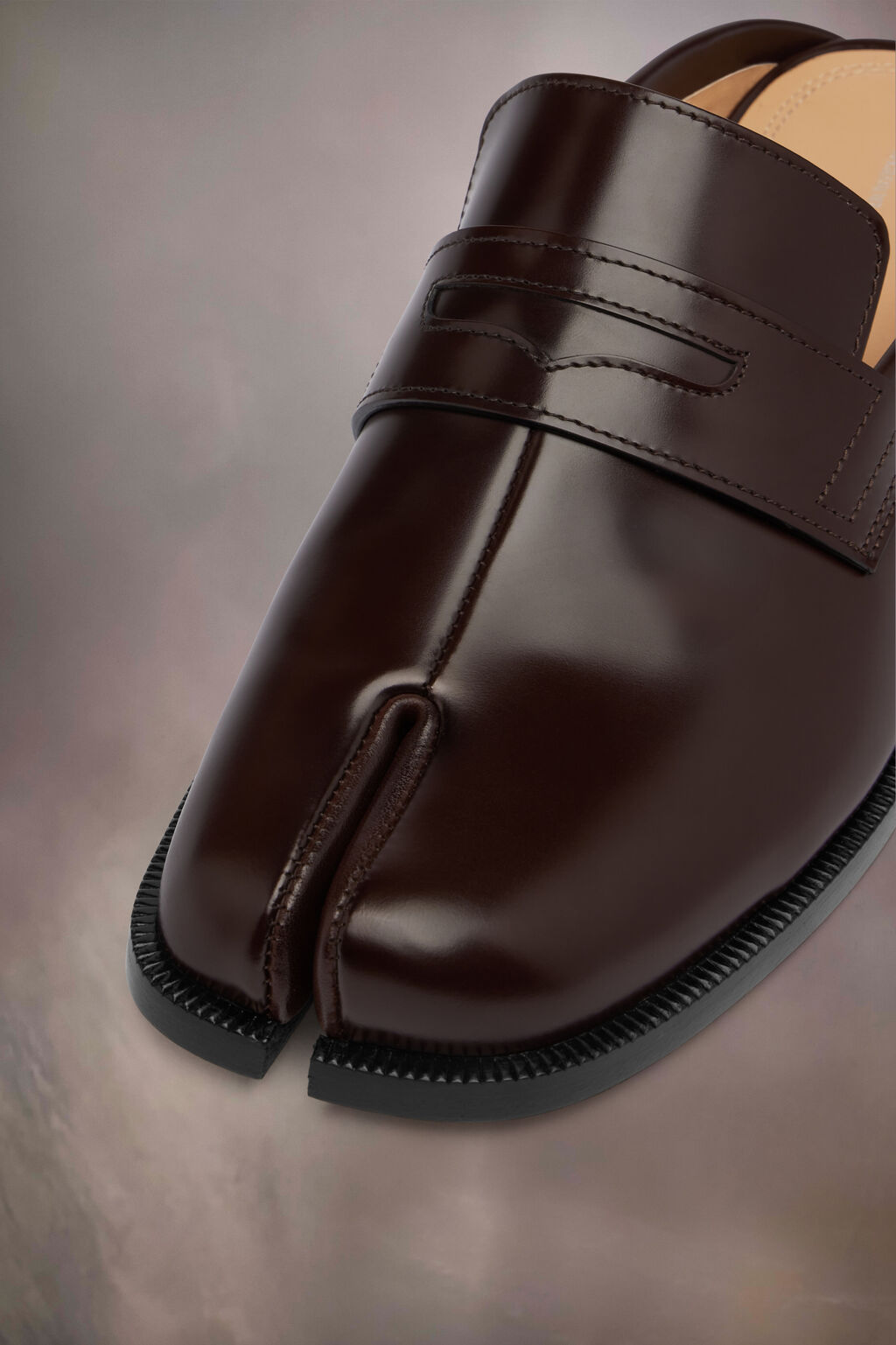 Maison Margiela Leather Sandals With Round Toe Design In Brown