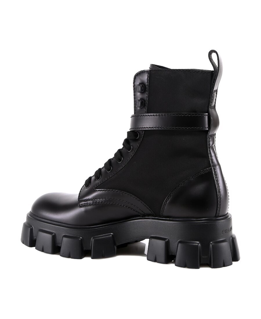 Prada Cai Xukun Also Decorates Small Bags Of Military Style Boots With Ankle Wrapping. In Black
