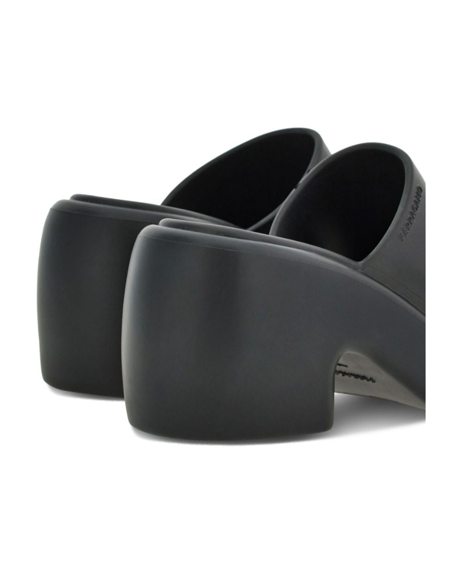 Ferragamo Chunky Slider In Black