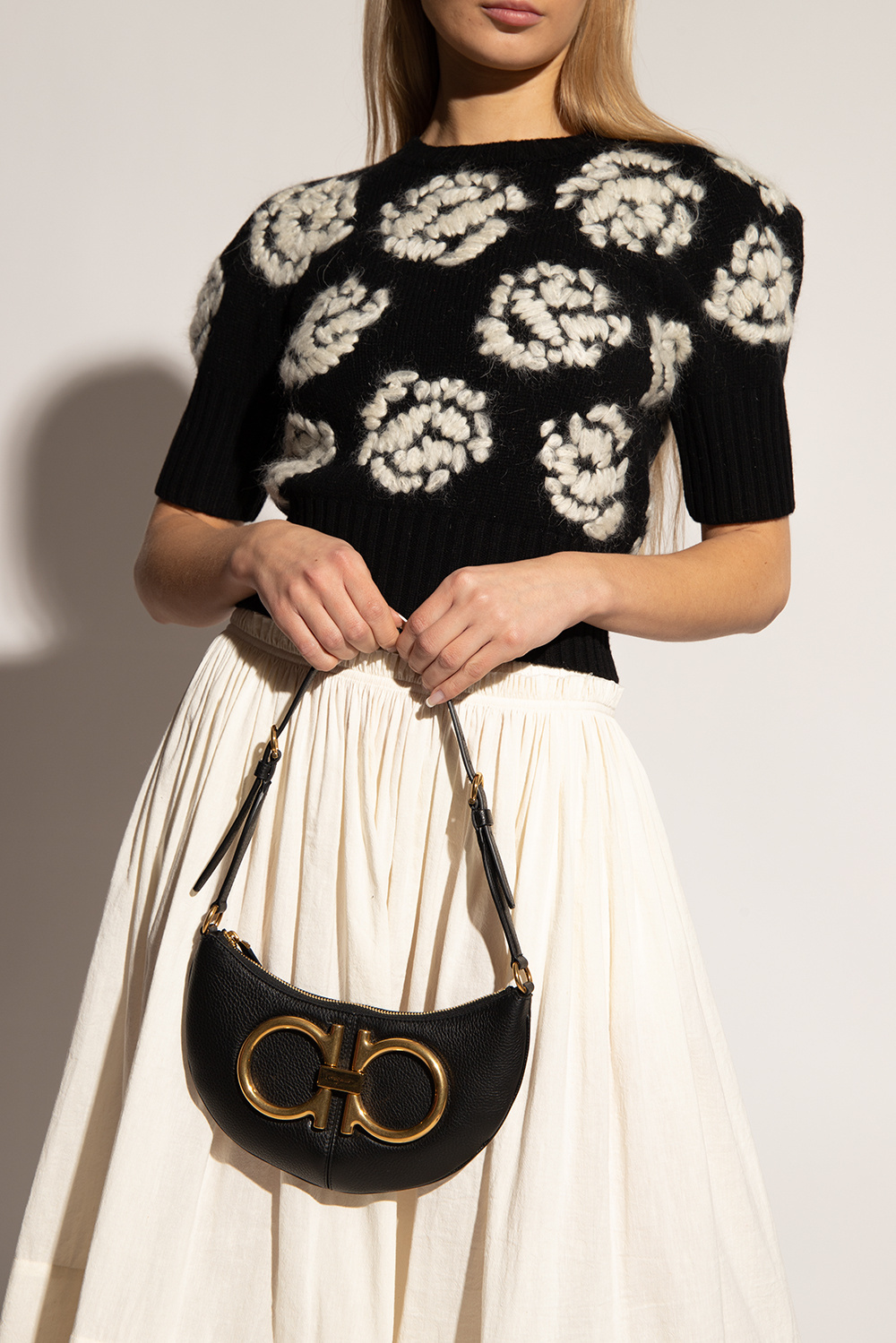 FERRAGAMO GANCIO LEATHER SHOULDER BAG