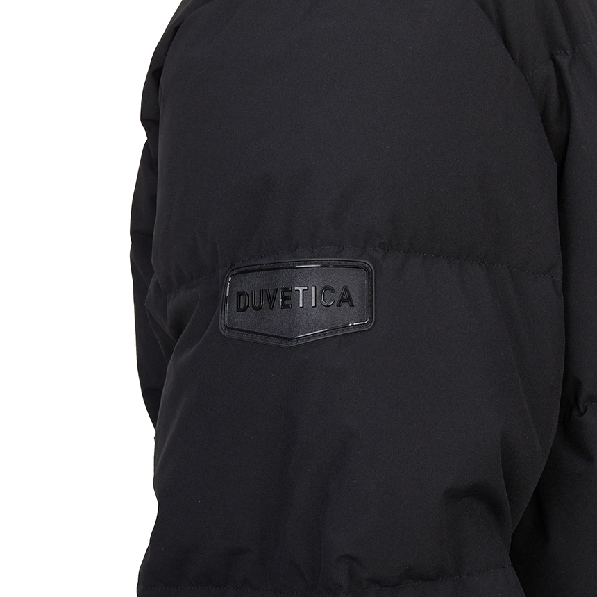 Duvetica Long-sleeved Down Jacket In Black