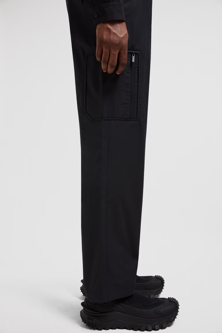 Moncler Logo-patch Cargo Trousers In Black