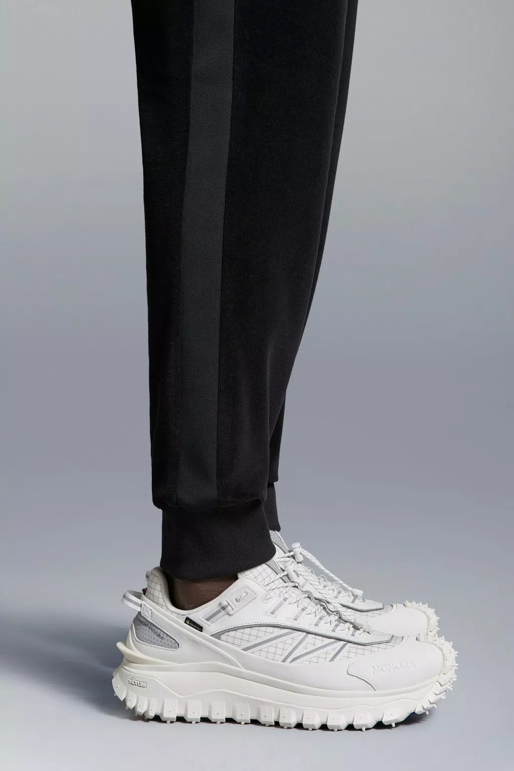 Moncler Tailored Trousers Multiple Pockets In Black