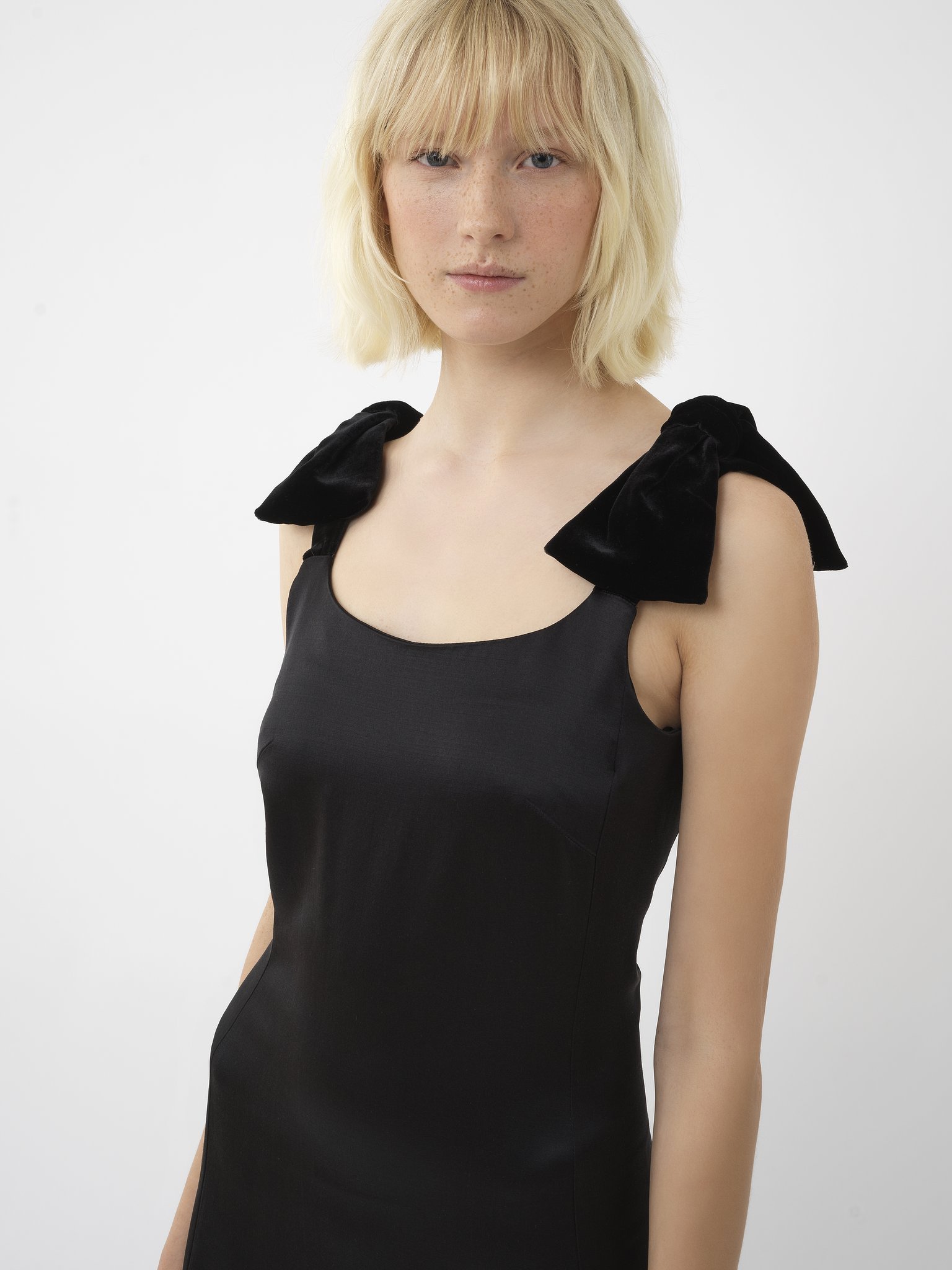 Chloé Bow-embellished Velvet-trimmed Wool And Silk-blend Satin Midi Dress In Black