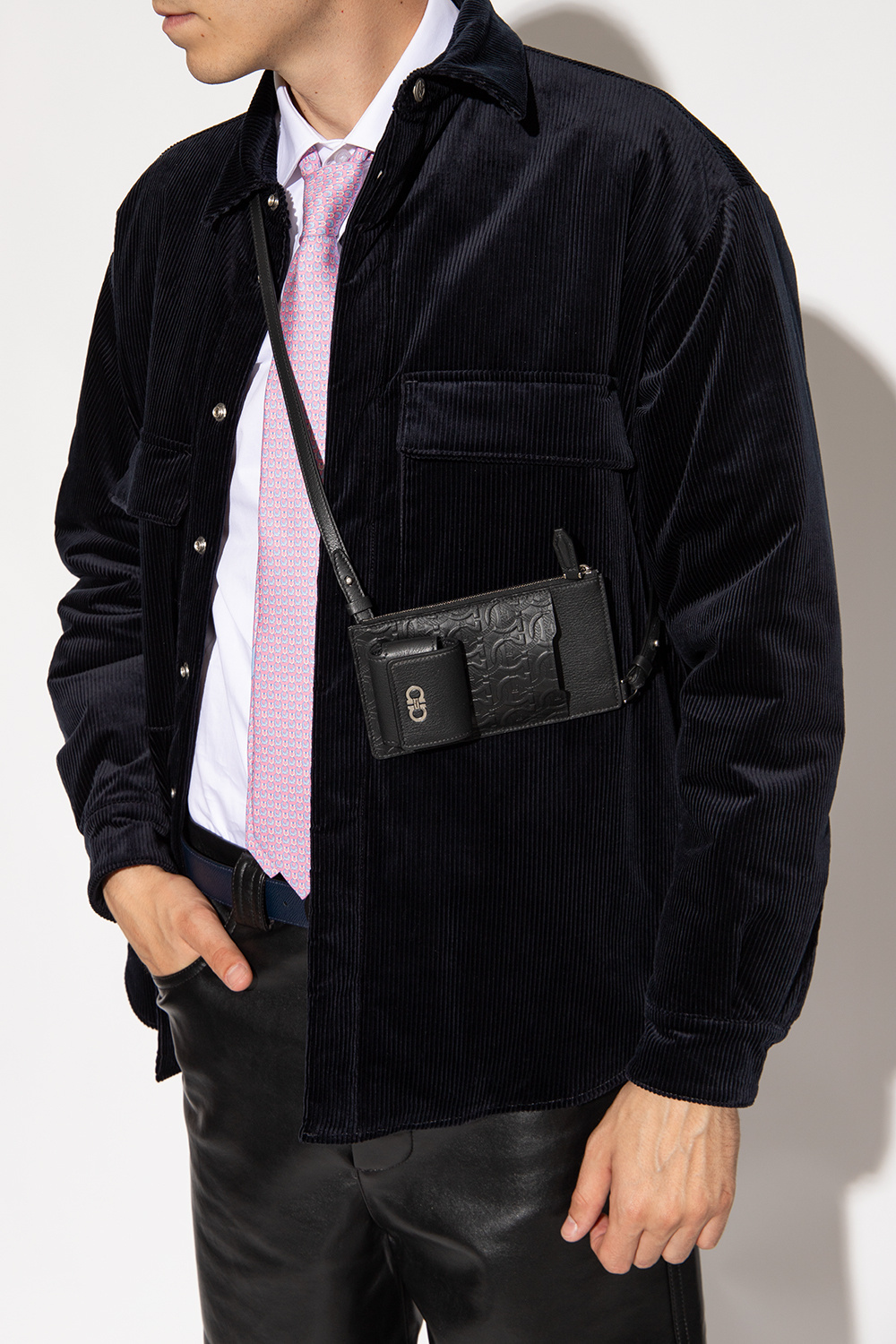 Ferragamo Salvatore Gancini Embossed Smartphone Crossbody Bag In Black
