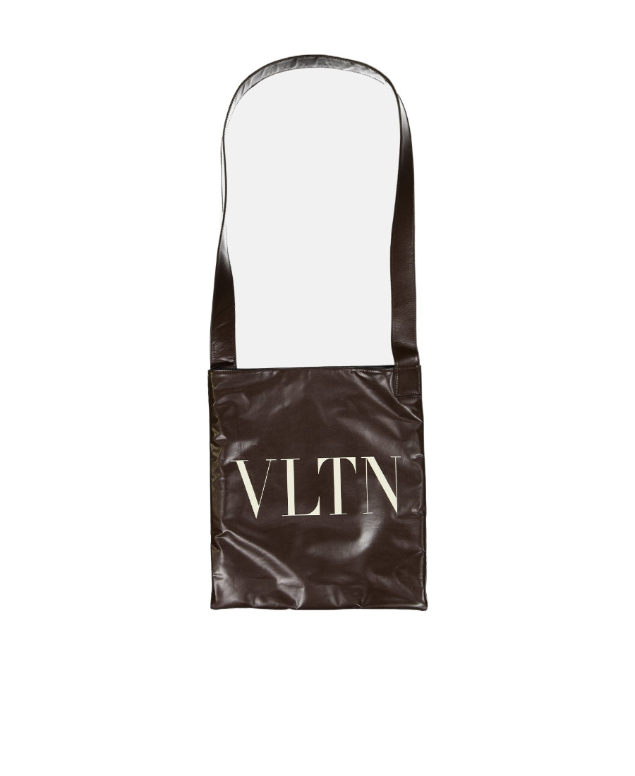 Valentino Logo Shoulder Bag In Black