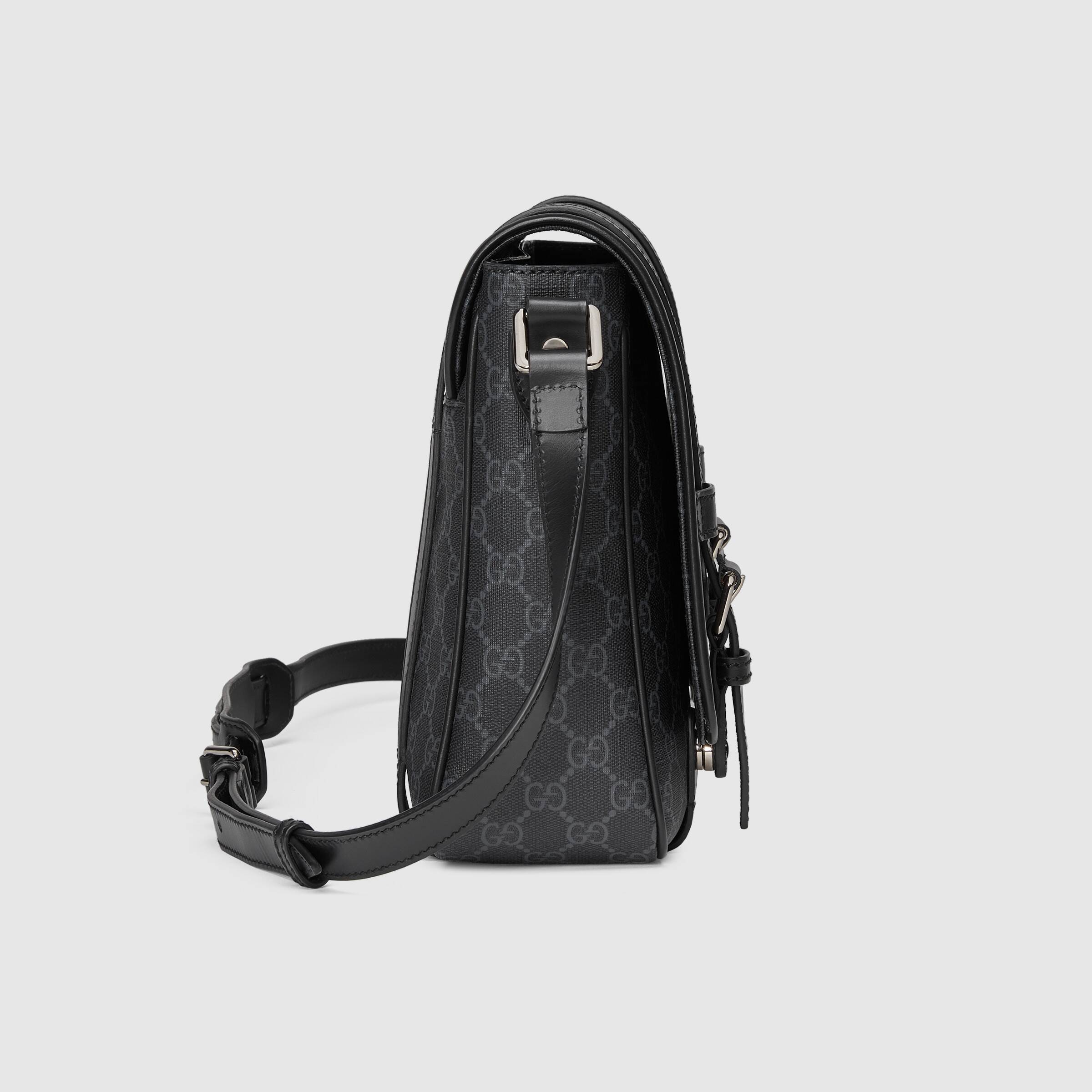 Gucci Gg Supreme Messenger Bag In Black
