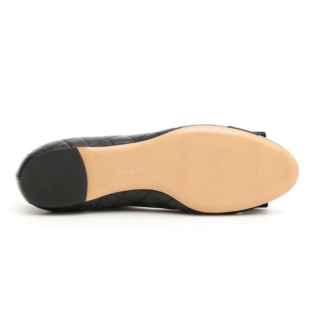 Shop Ferragamo Varina Ballet Flats In Black