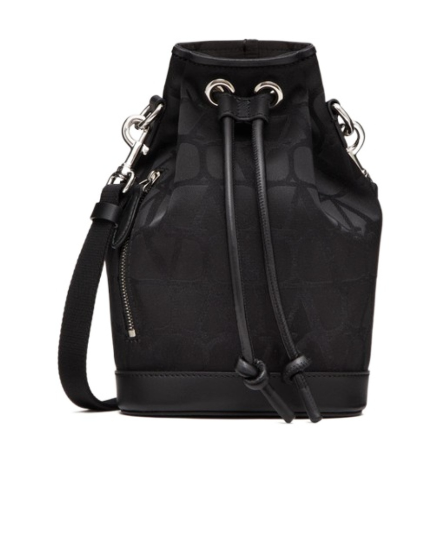 Valentino Garavani Vlogo Shoulder Bag In Black