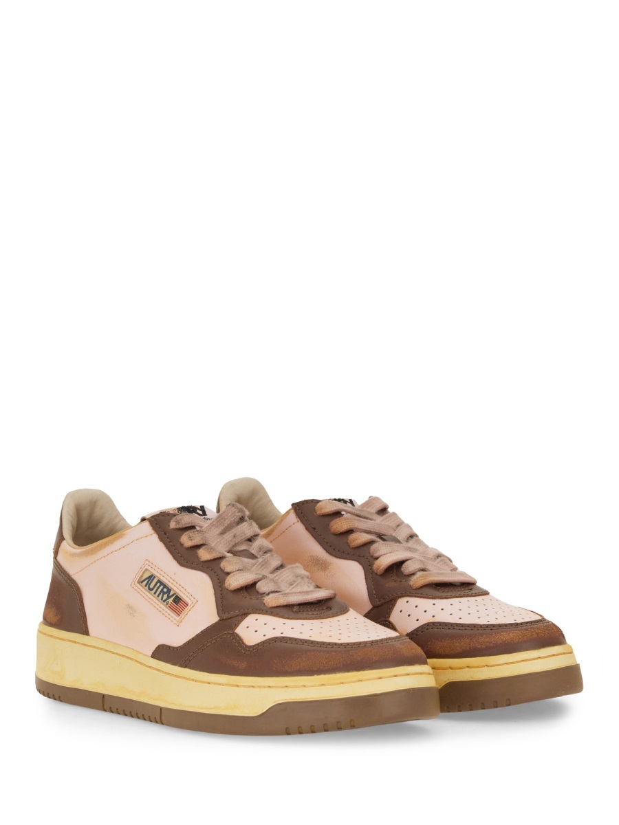 Autry Women's Super Vintage Sneaker In Nude