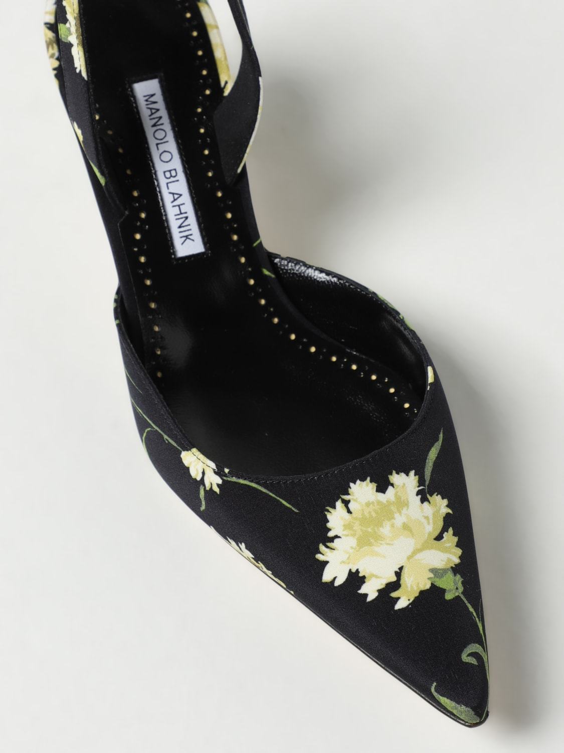Manolo Blahnik 50mm Carolyne Floral Slingback Pumps In Black