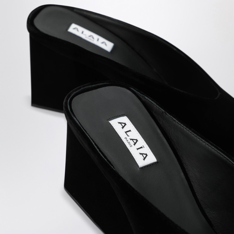 Alaïa Black Velvet Cube-heeled Mule In Black
