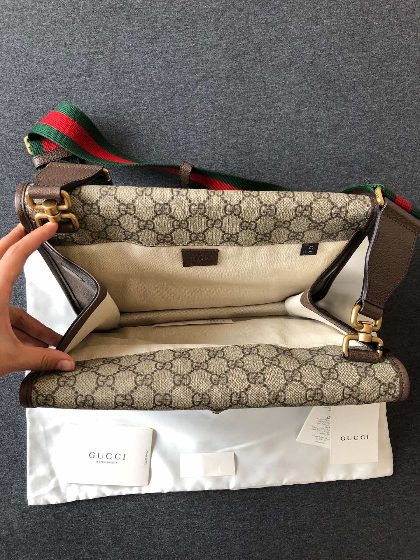 Gucci Gg Supreme Small Messenger Bag In Nude