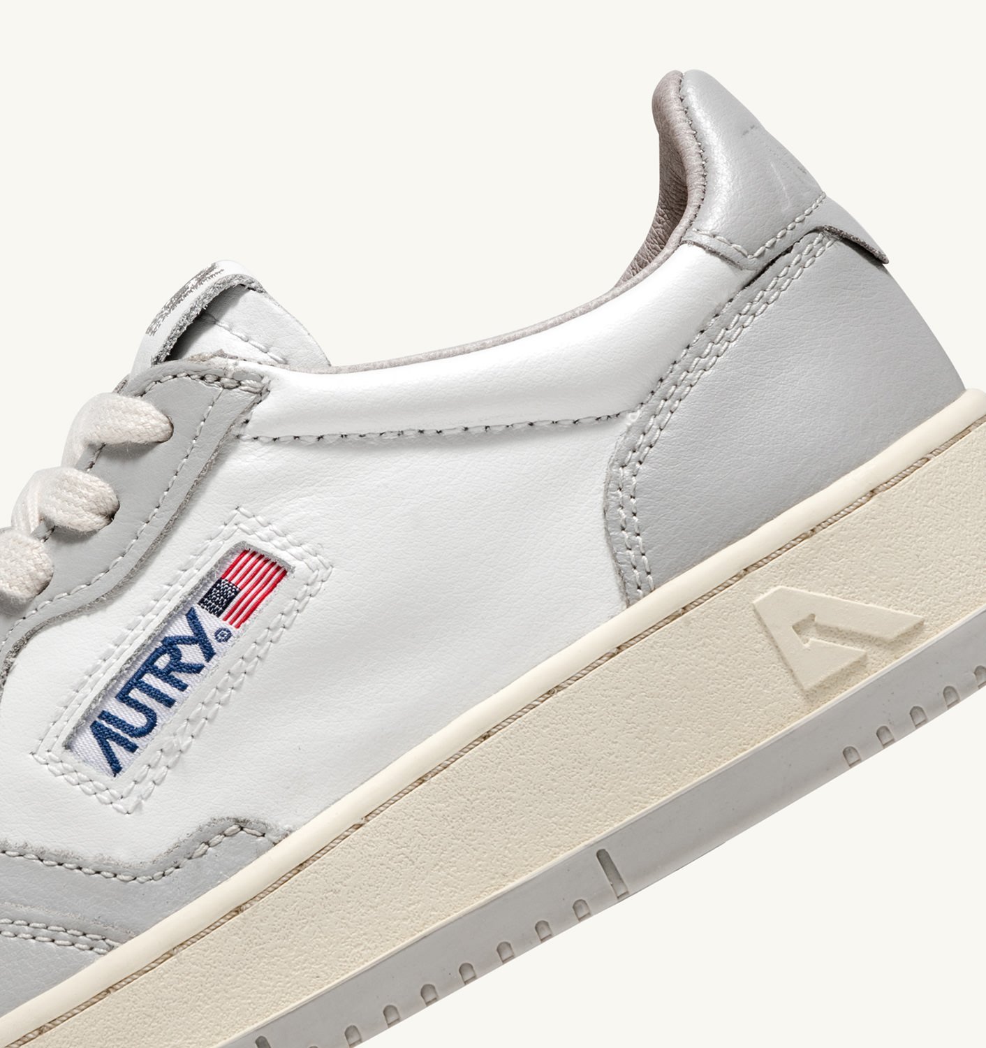 Autry Logo Low Woman Sneakers In Gray