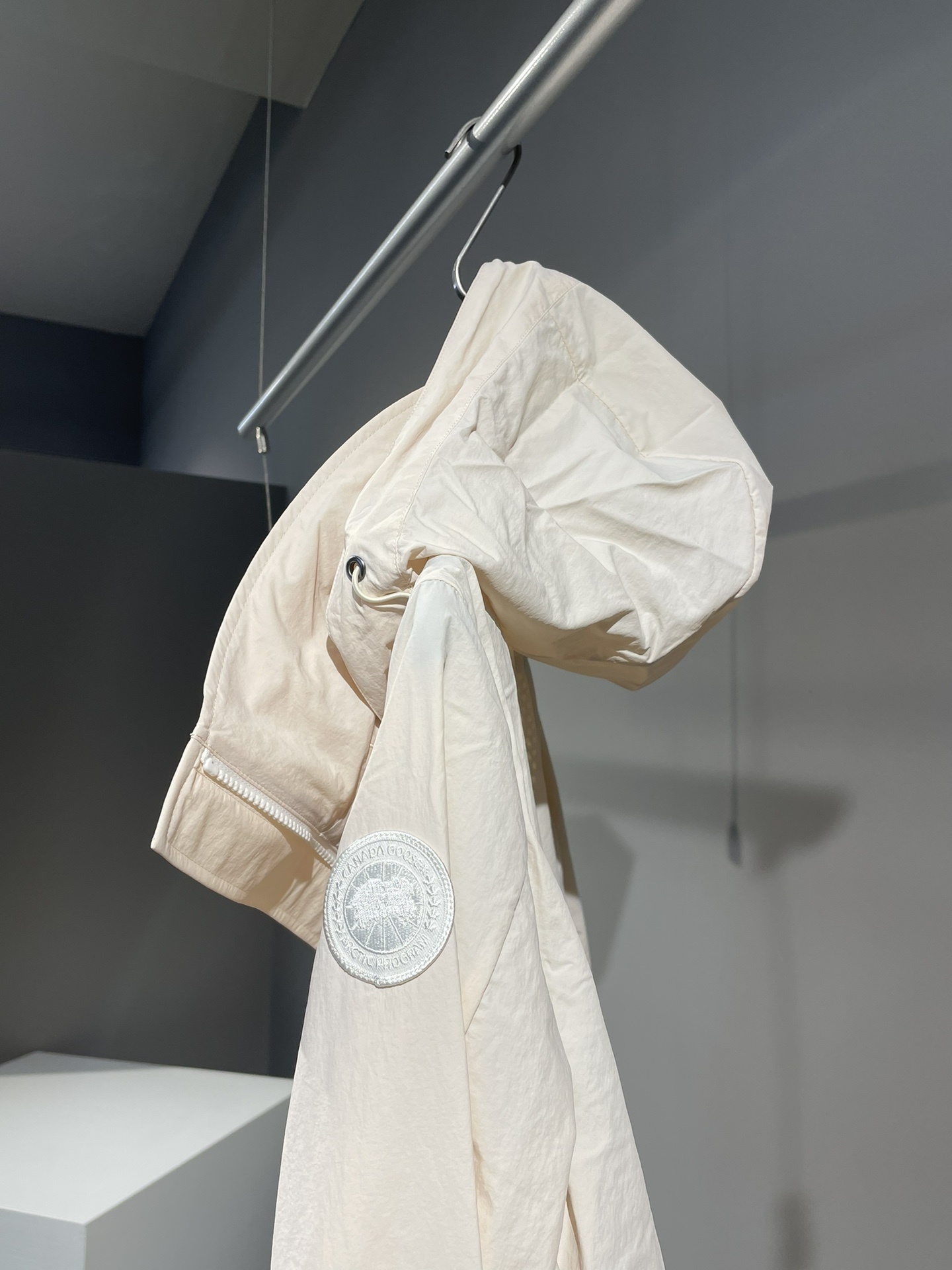 Canada Goose Sinclair Raincoat In White
