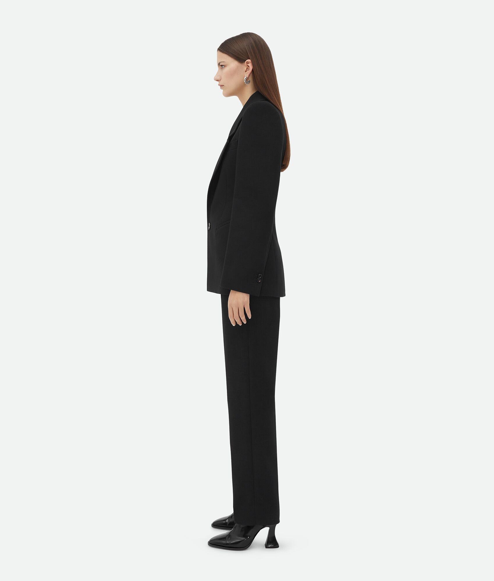 Bottega Veneta Single-breasted Long-sleeved Suit Jacket In Black