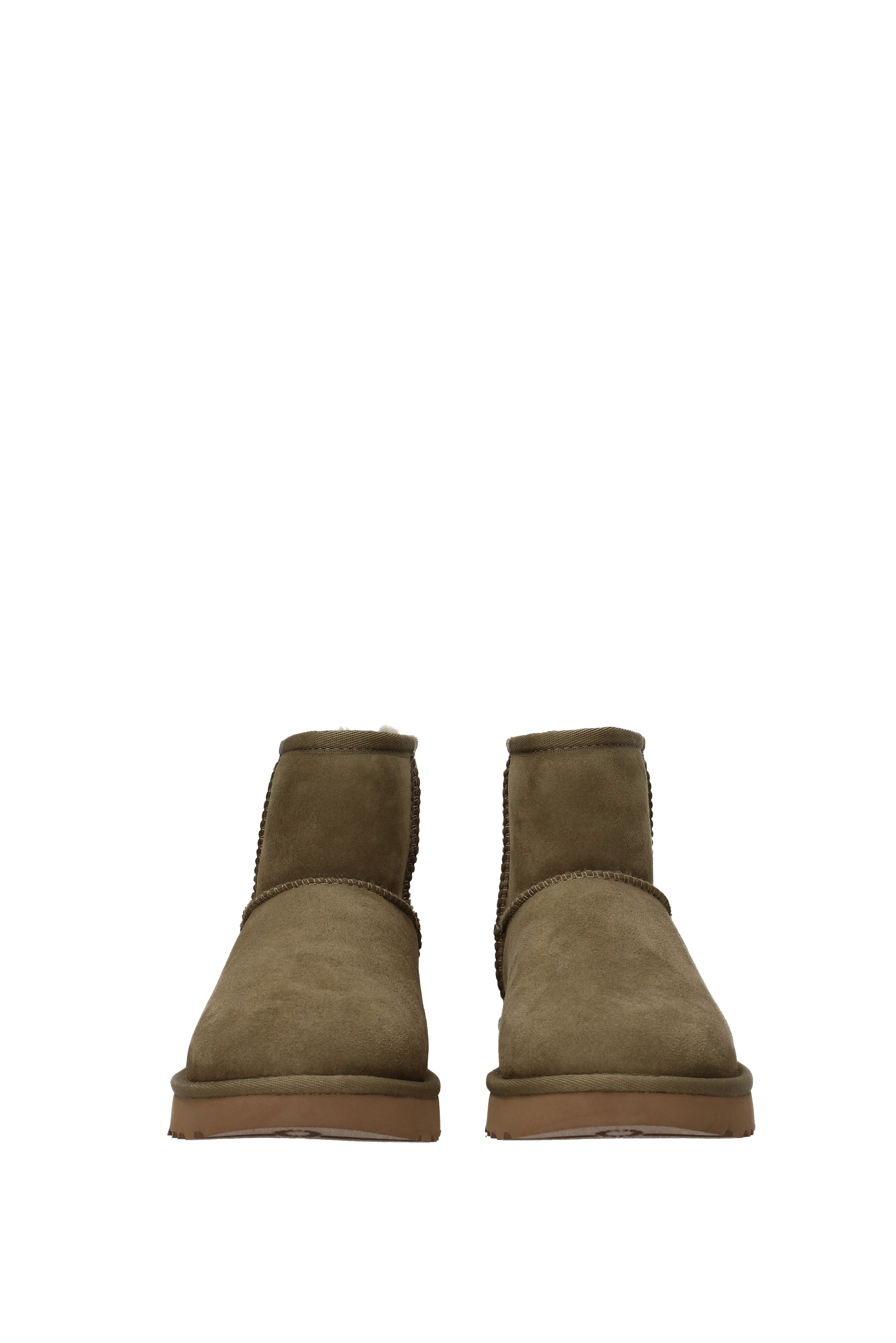 UGG SNOW AND BARE BOOTS