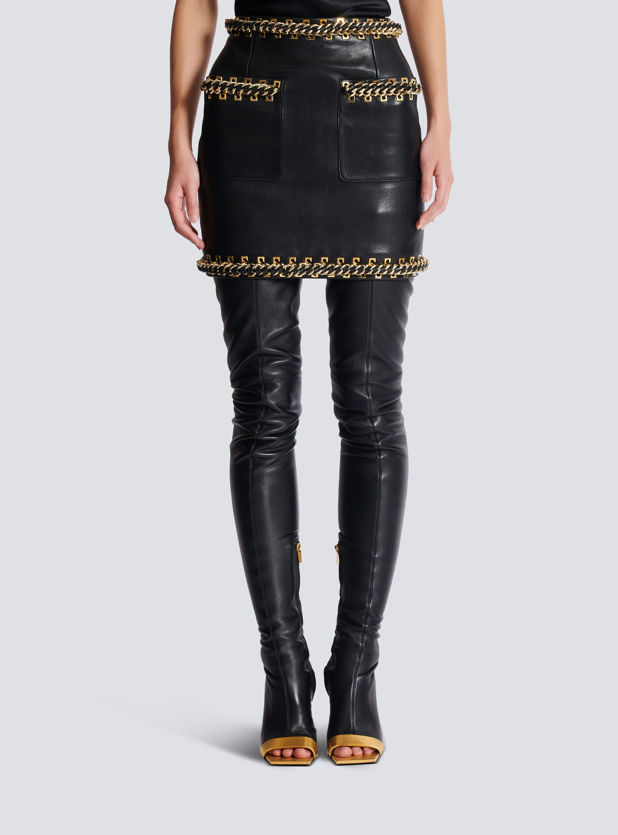 Balmain Short Lambskin Skirt With Chains In Black