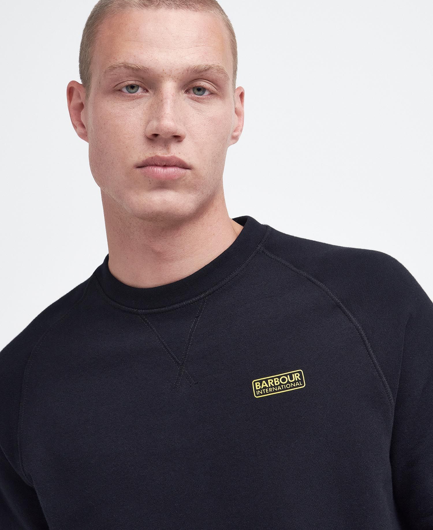 BARBOUR BARBOUR LOGO DETAILED LONG SLEEVED CREWNECK SWEATSHIRT