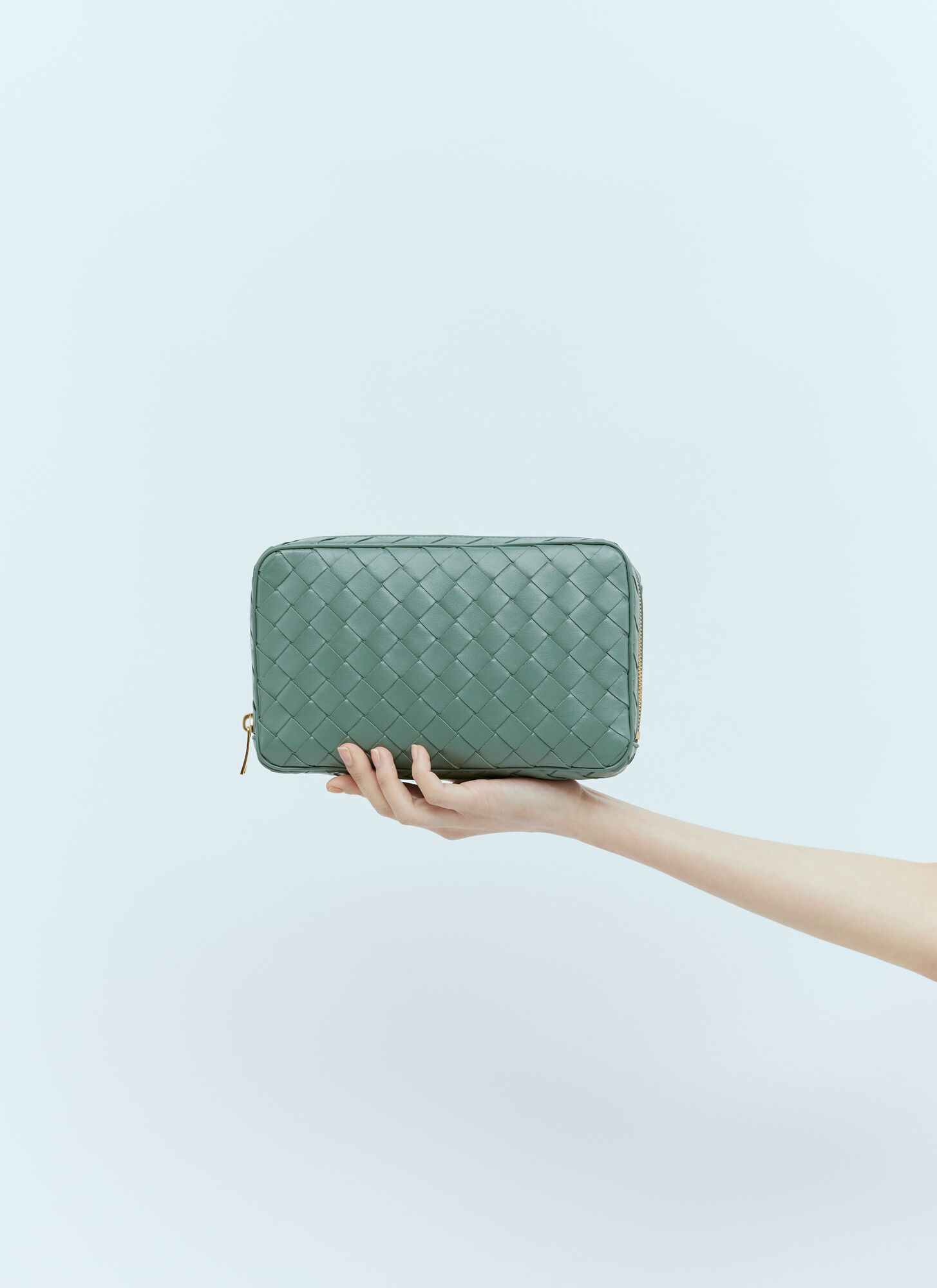 Bottega Veneta Medium Intricciato Zipper Handbag In Green