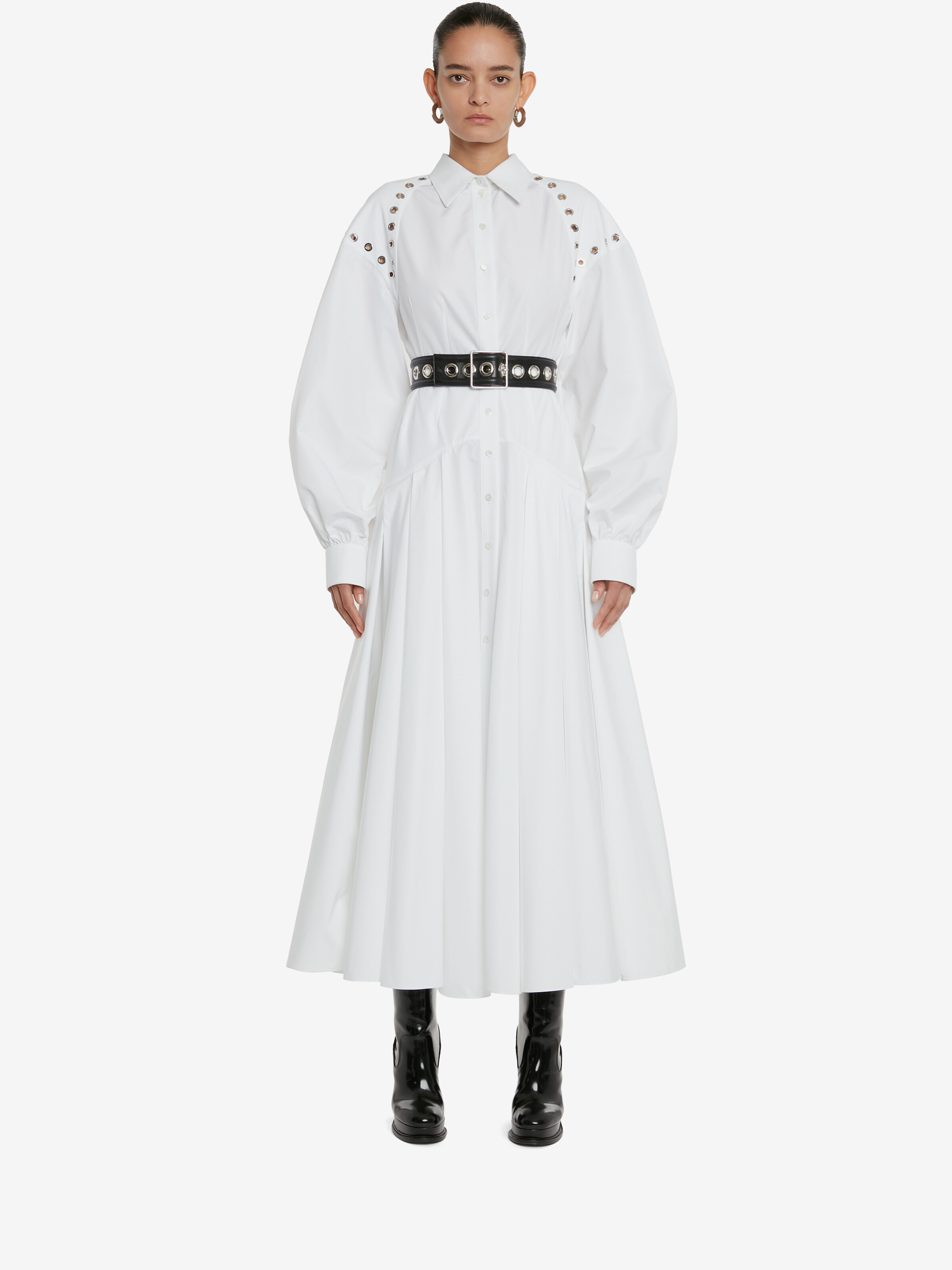 Alexander Mcqueen Eyelet Detailed Buckled Belt In Black