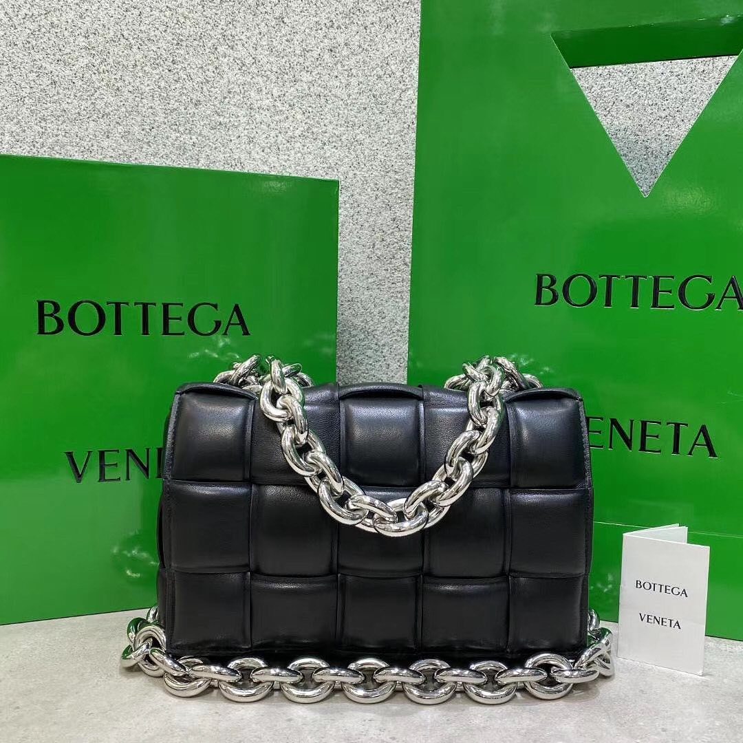 Bottega Veneta Chain Cassette Shoulder Bag In Black