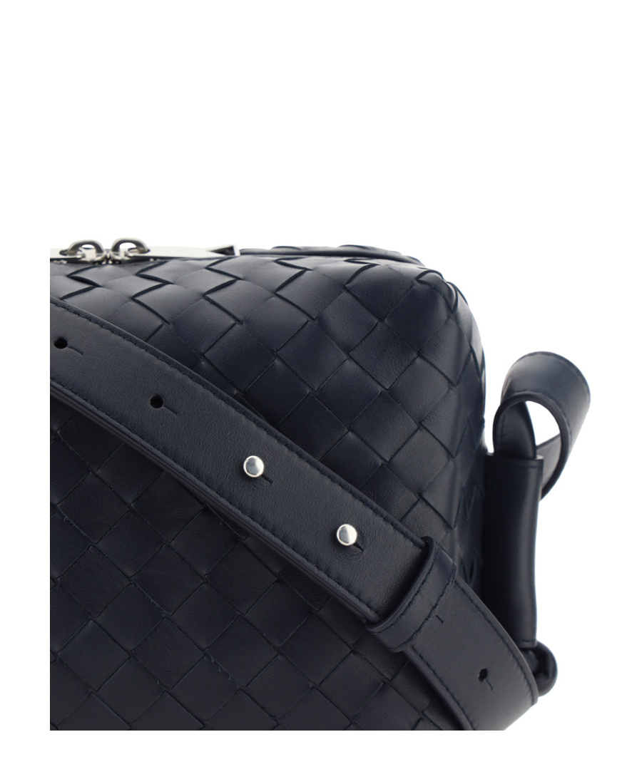 Bottega Veneta Loop Zipper Shoulder Bag In Black