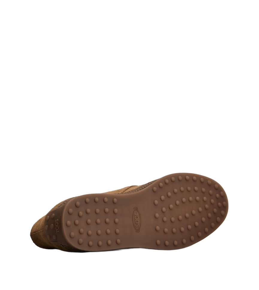 Tod's Round Head Desert Boots In Brown