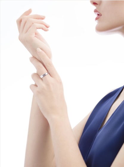 Bvlgari White Gold And Diamond B. Zero1 One-band Ring In White