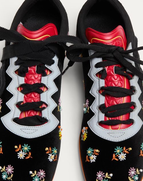 Valentino Garavani Chromathon Multicolour Floral Embroidered Sneakers In Black