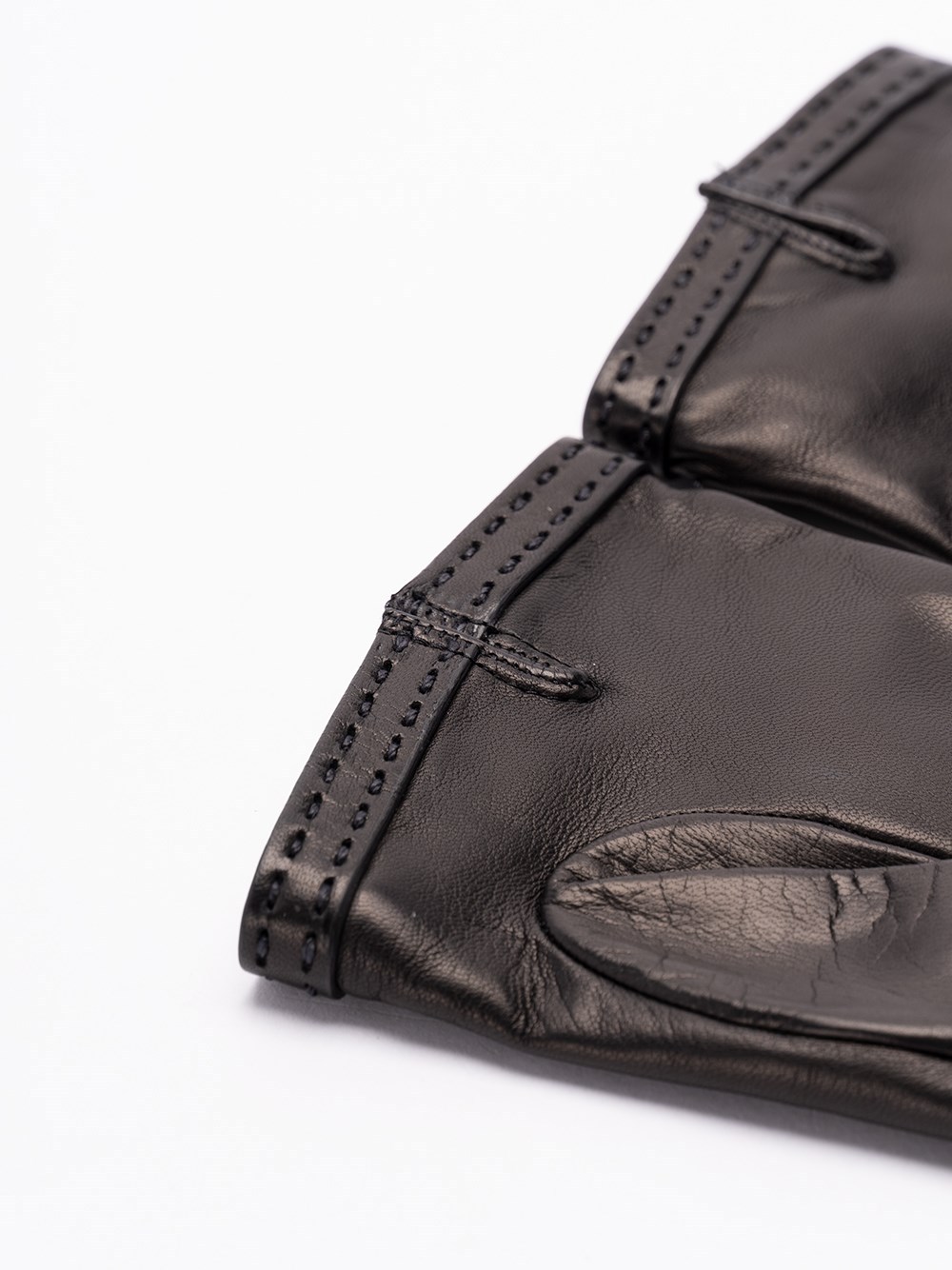 Prada Leather Gloves In Black