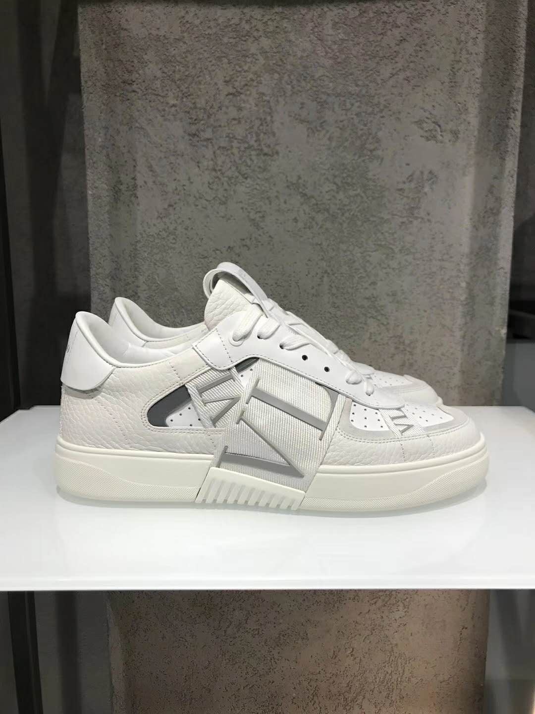 Shop Valentino Vl7n Low-top Sneakers In White