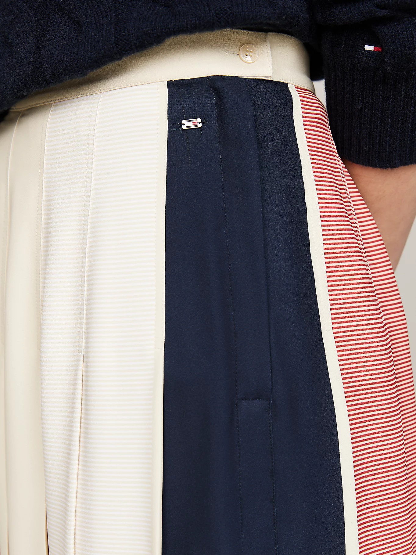 Tommy Hilfiger Global Striped Pleated Mid-length Skirt In White