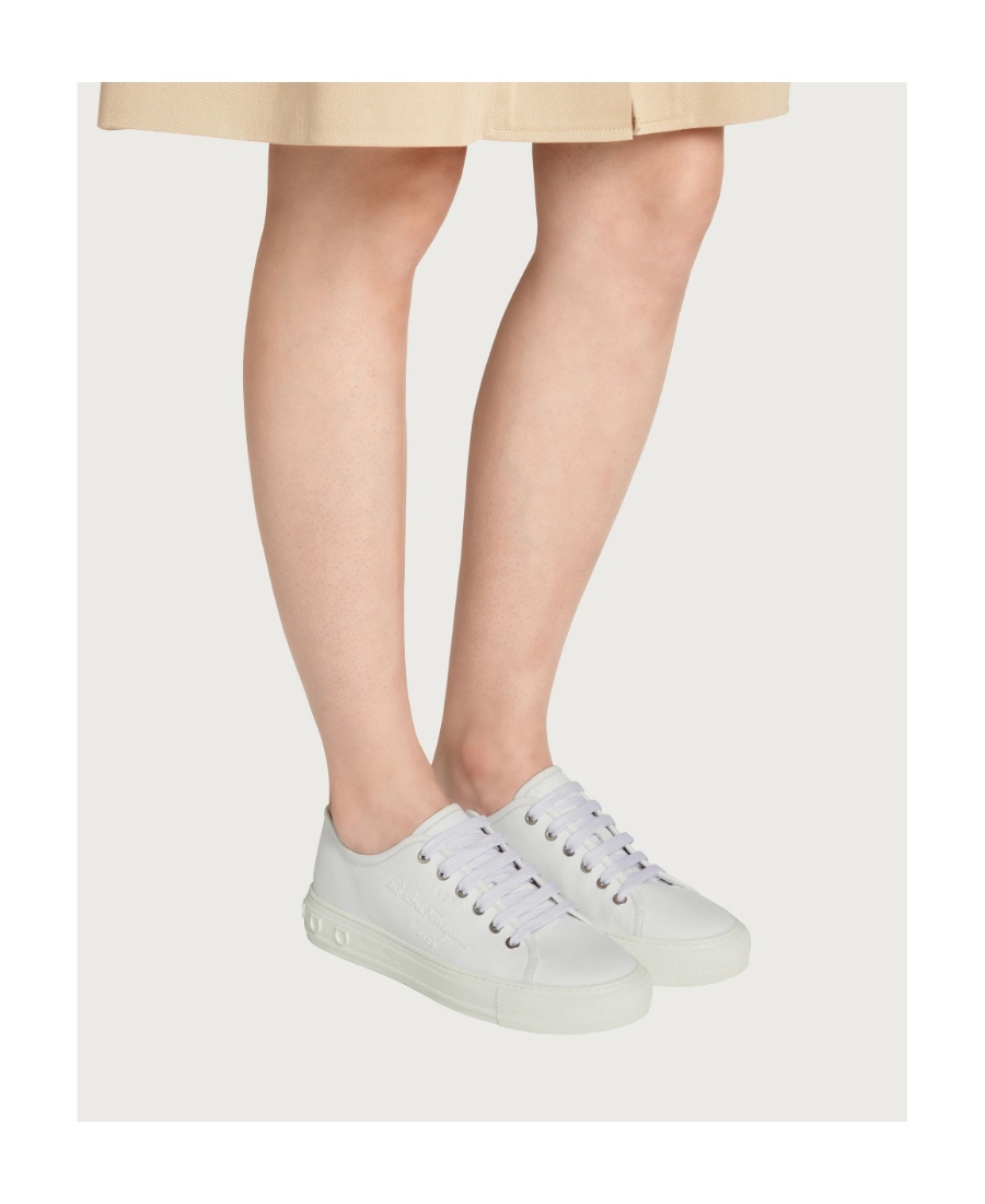 Ferragamo Salvatore Logo Embossed Low-top Sneakers In White