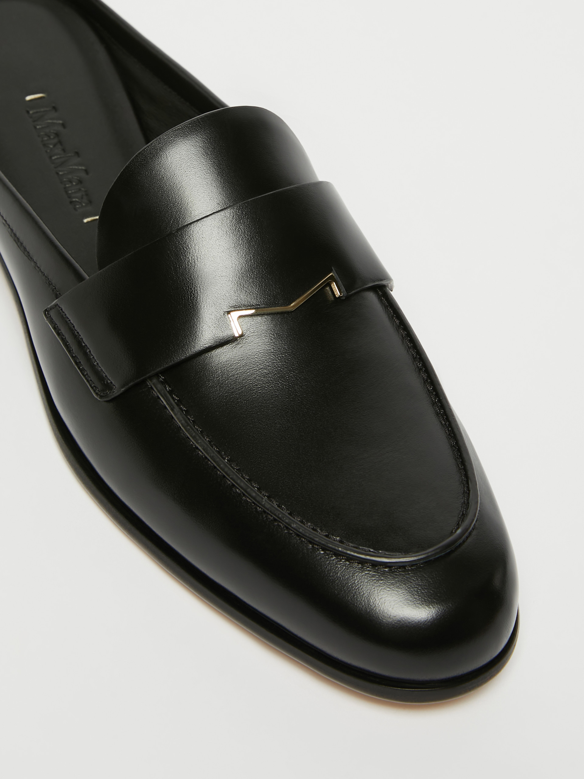 Max Mara Smooth Leather Mule Moccasins In Black