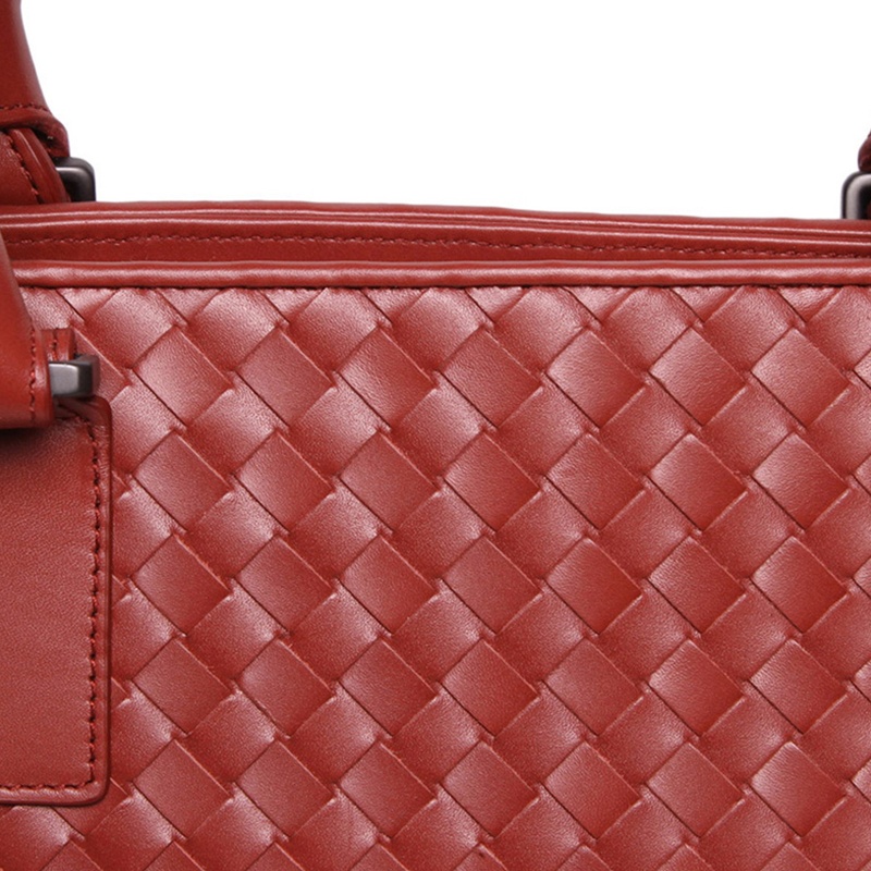 Bottega Veneta Knitted Handbag In Red