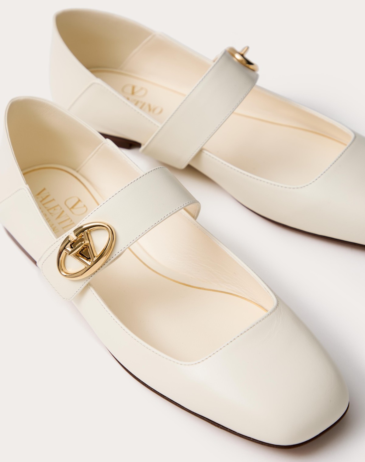 Valentino Off-white Vlogo Locker Mary-jane Ballerina Flats In Nude