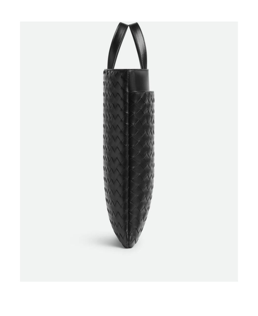 Bottega Veneta Intrecciato Woven Shoulder Bag In Black