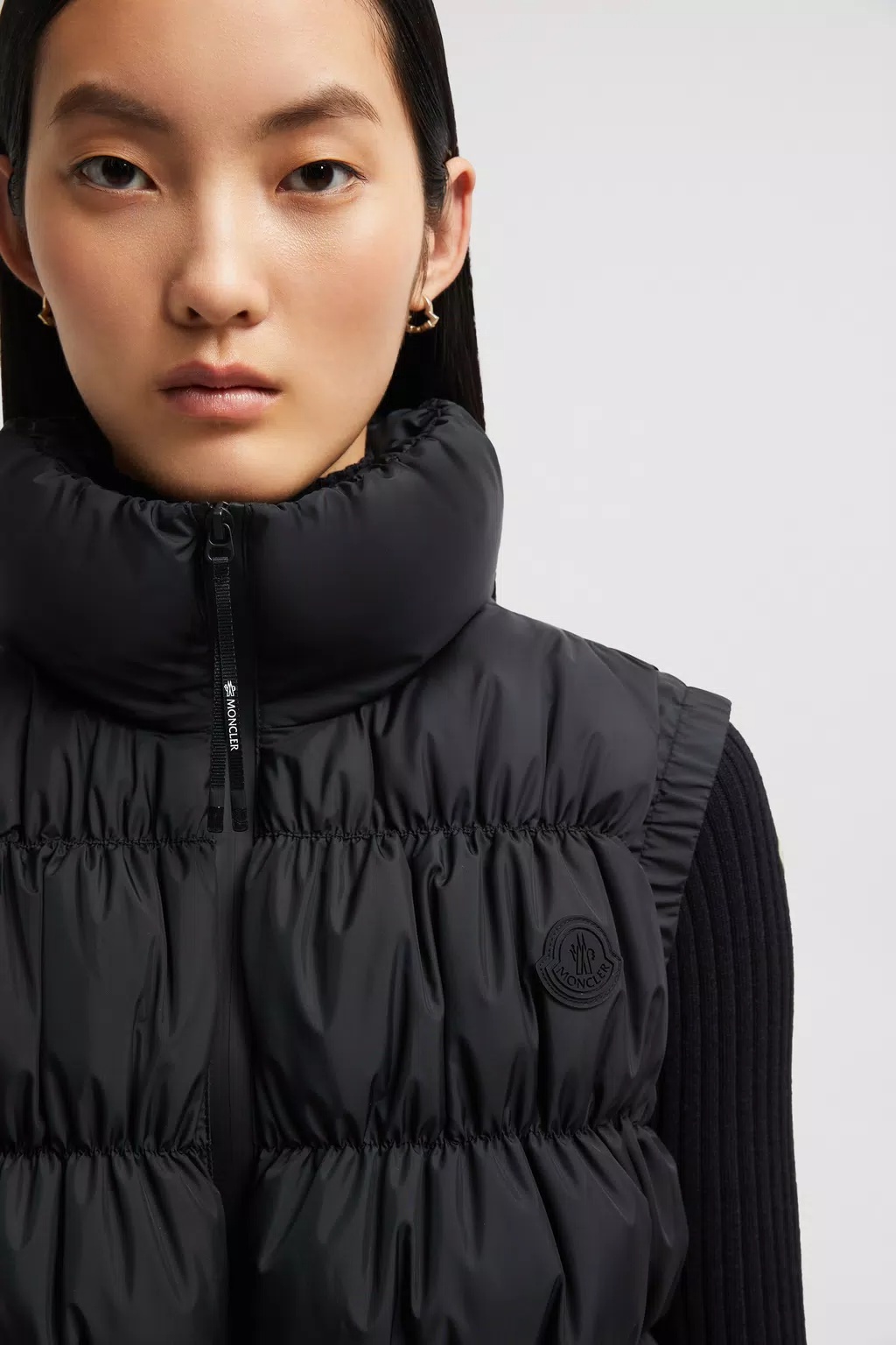 Moncler Apriate Gilet In Black