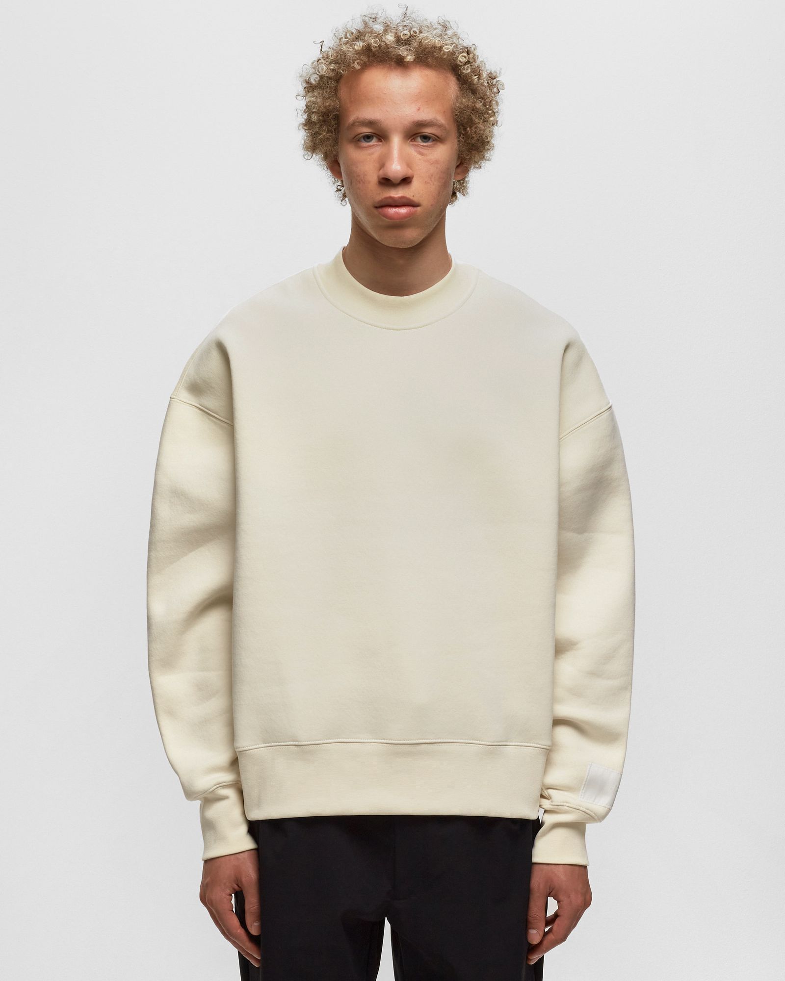 Ami Alexandre Mattiussi Ami Paris Logo Patch Crewneck Sweatshirt In Nude