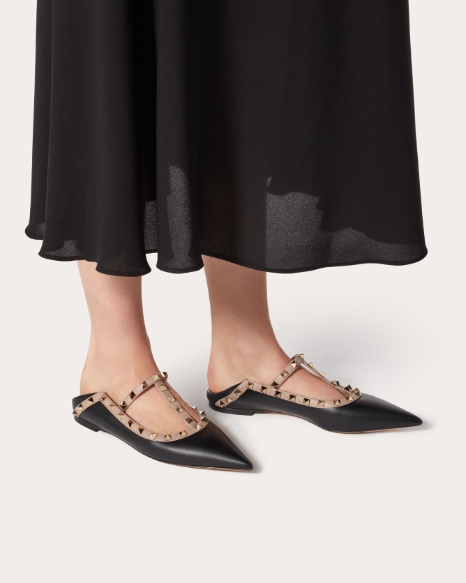 Valentino Pointed Rivet Flat Ballet Shoes In Black
