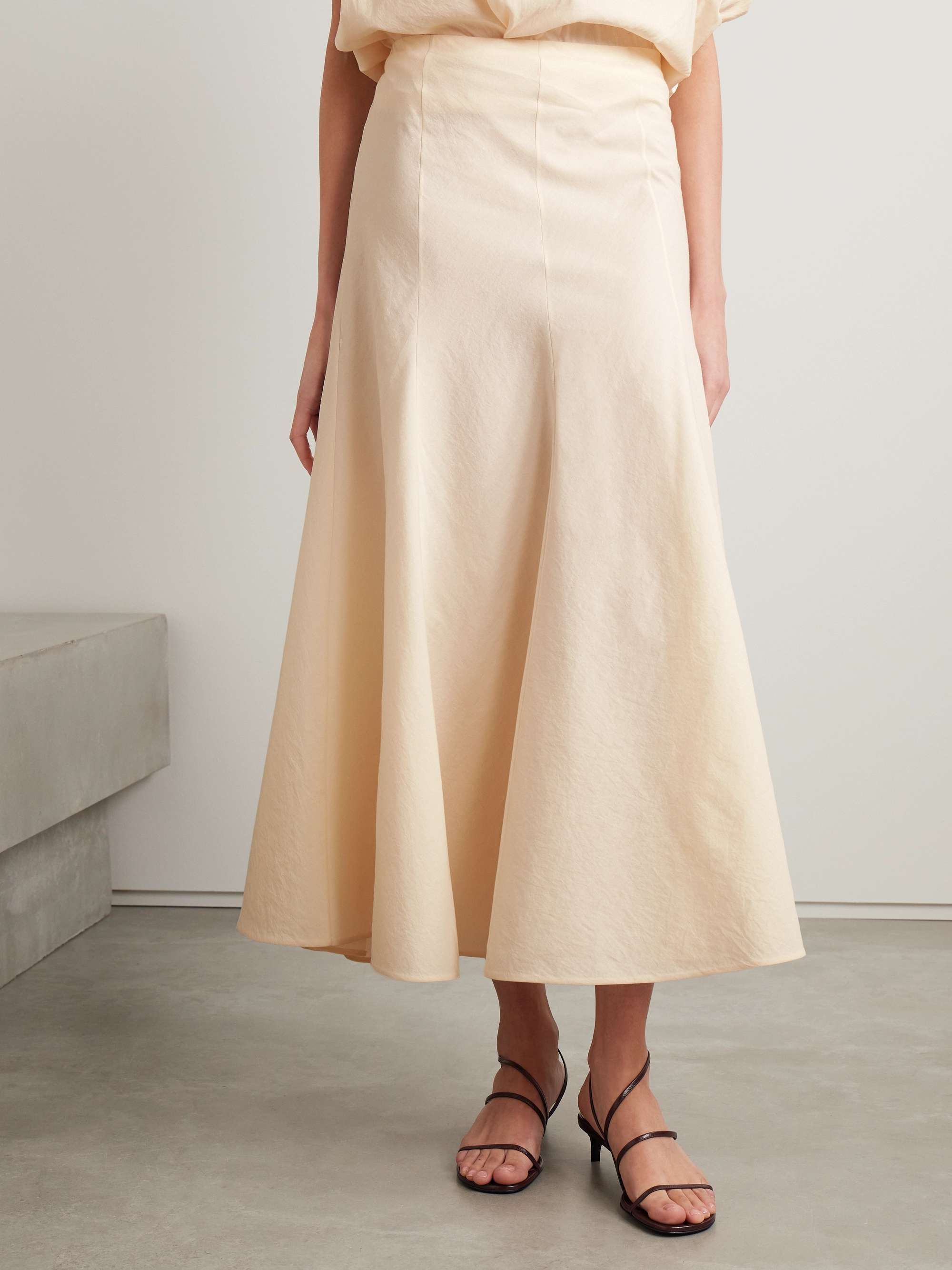 Khaite Lenno Silk And Cotton-blend Midi Skirt In Nude