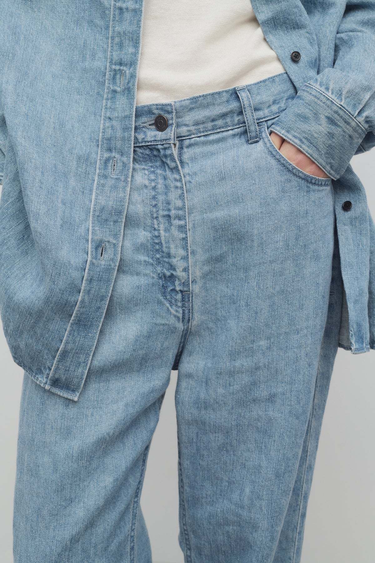 The Row Eglitta Straight Leg Washed Jeans In Blue