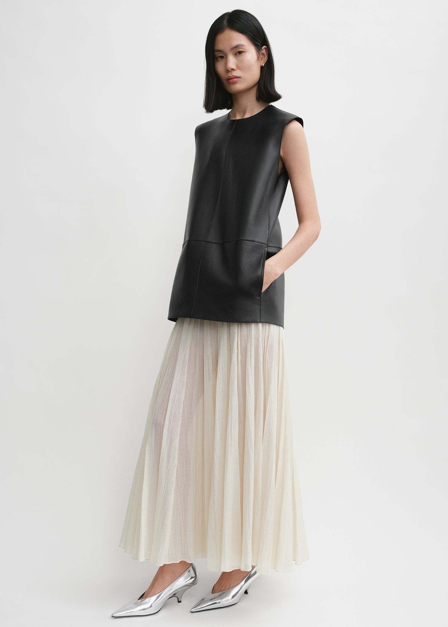 Totême Leather Sleeveless Top In Black