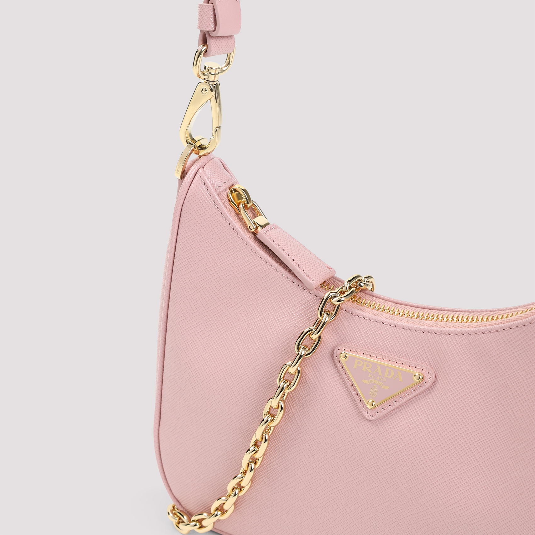 Prada Zippered Shoulder Bag In Pink