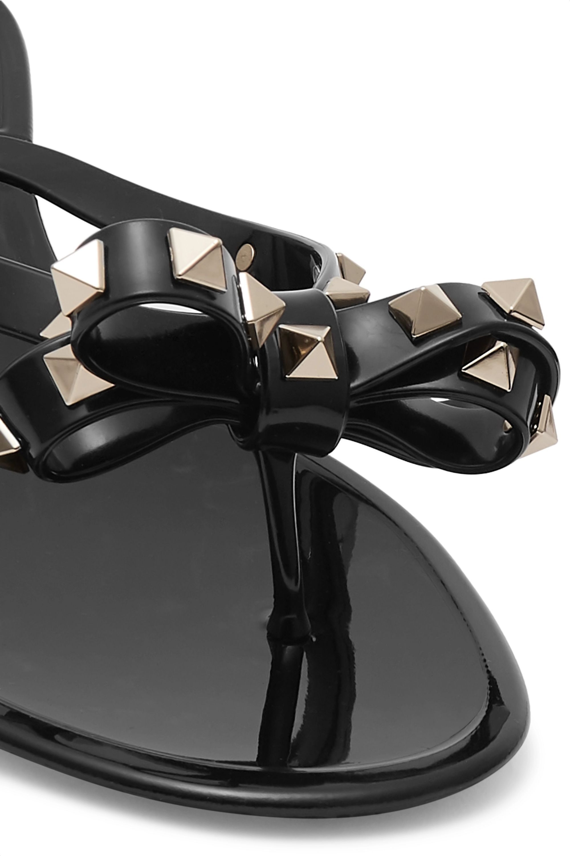 Valentino Garavani The Rockstud Rubber Flip Flops In Black