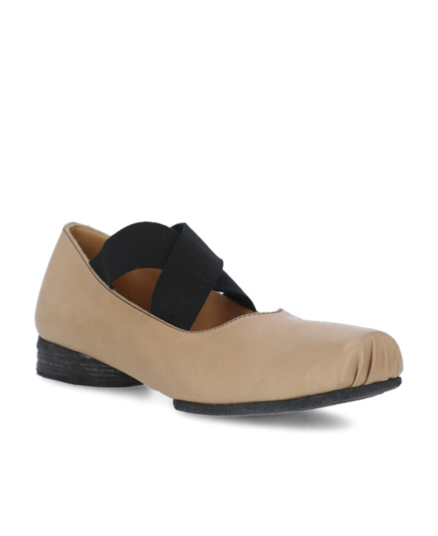 Uma Wang Square-headed Ballet Flats In Nude