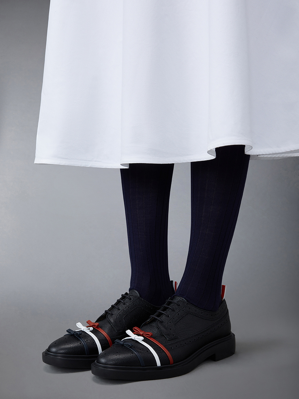 Thom Browne Bow Detailed Longwing Brogues In Black