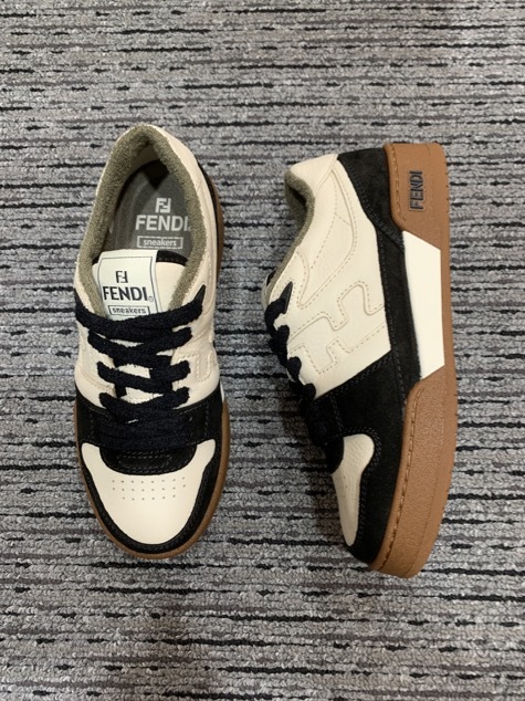 Fendi Lace-up Sneakers In Neutral